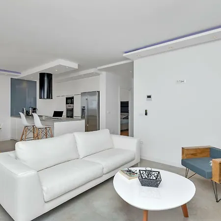 アパート Penthouse Bella Vista