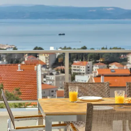 Penthouse Bella Vista アパート