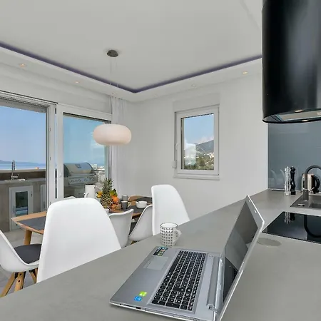 Penthouse Bella Vista * マカルスカ